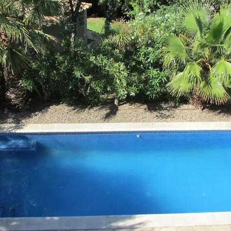 Sunny Costa Brava Getaway Apartment Santa Cristina d'Aro