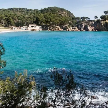 Sunny Costa Brava Getaway Apartment